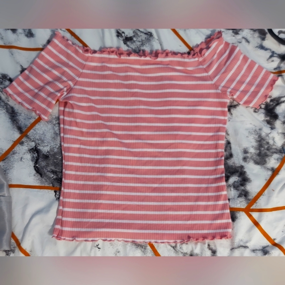 Shoulderless Corp top